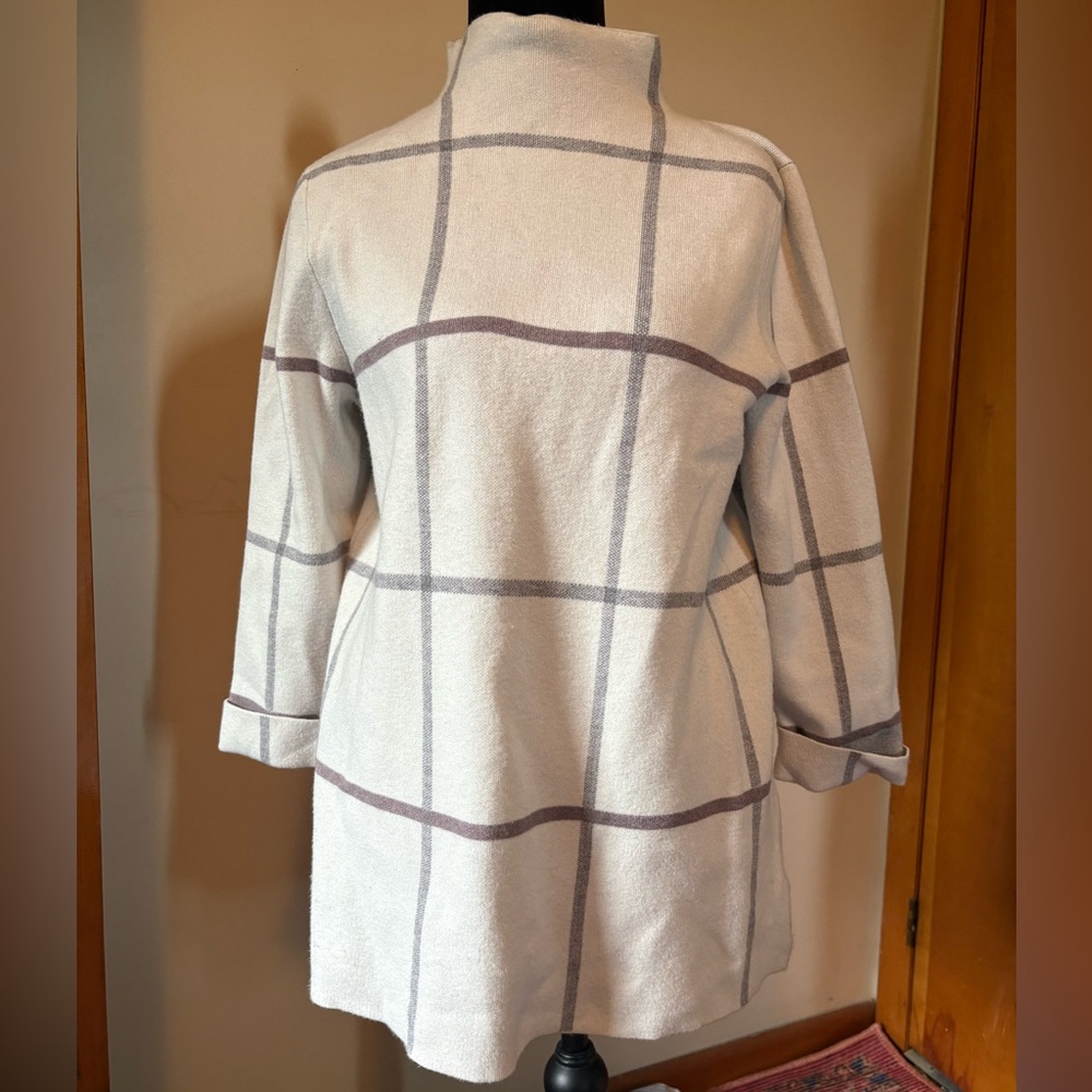 Tahari sweater with subtle plaid stripes